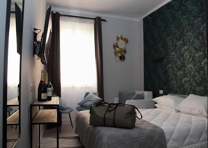 Vite 99 Spanish Steps Room